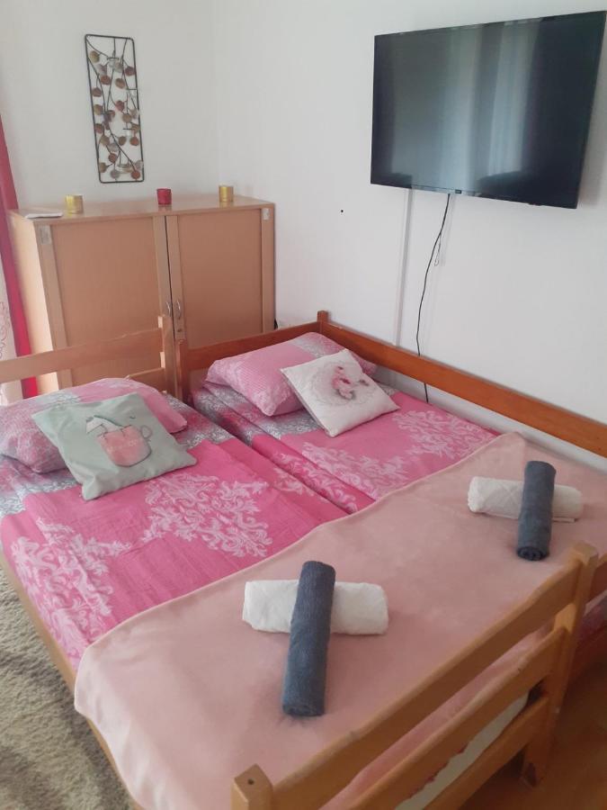 Sleep & Fly - Sarajevo Airport Apartment Zewnętrze zdjęcie
