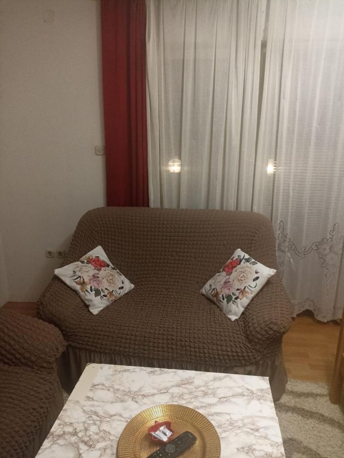 Sleep & Fly - Sarajevo Airport Apartment Zewnętrze zdjęcie